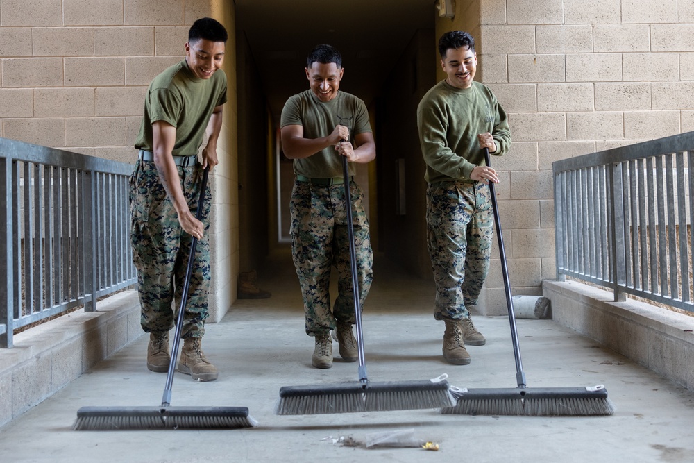 1st MARDIV Marines participate in Camp Pendleton’s Operation Clean Sweep