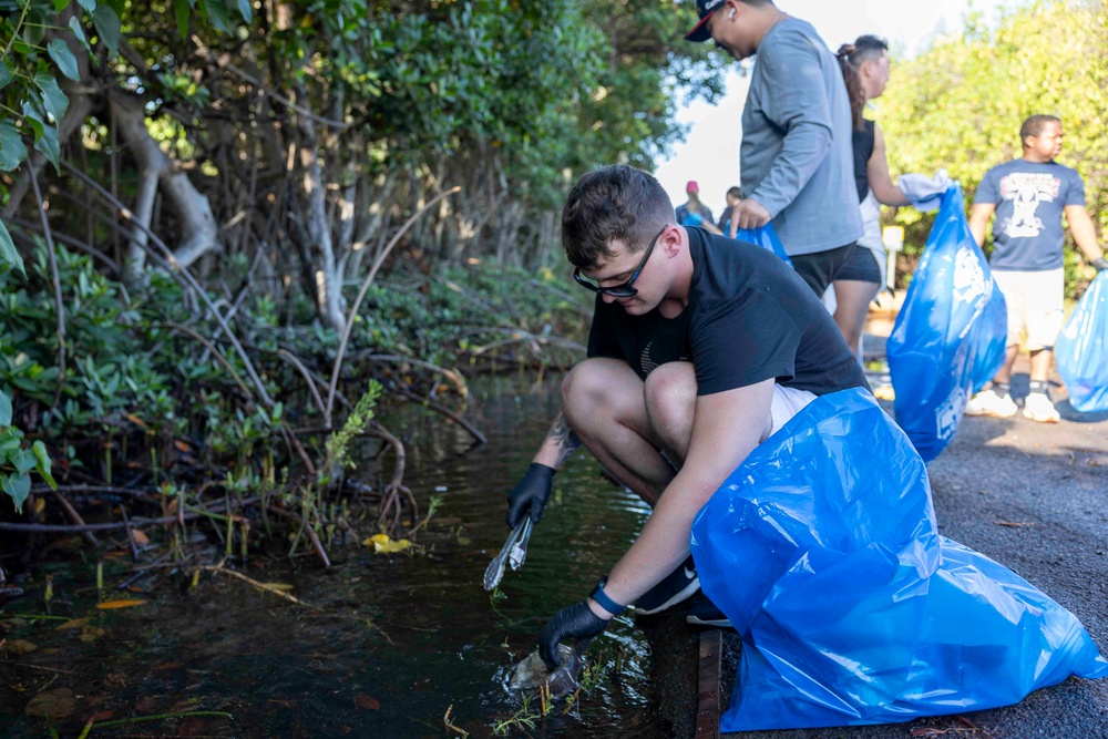 Navy Volunteers Clean Bike Path for Laulima Navy