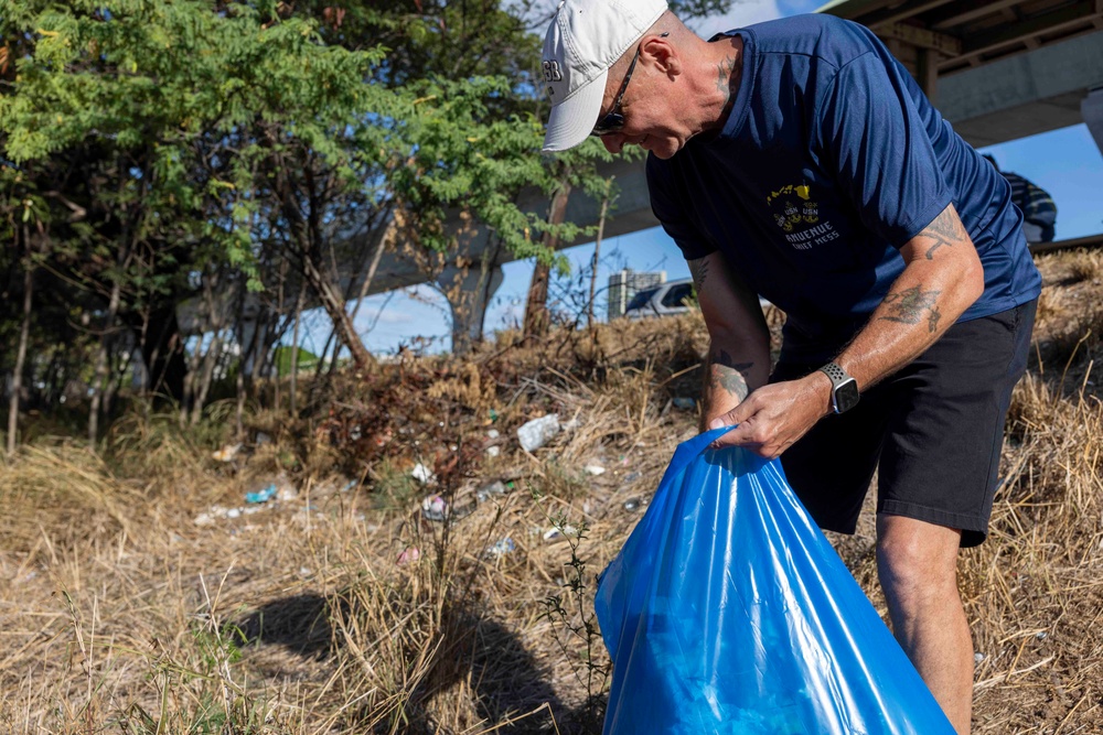 Navy Volunteers Clean Bike Path for Laulima Navy