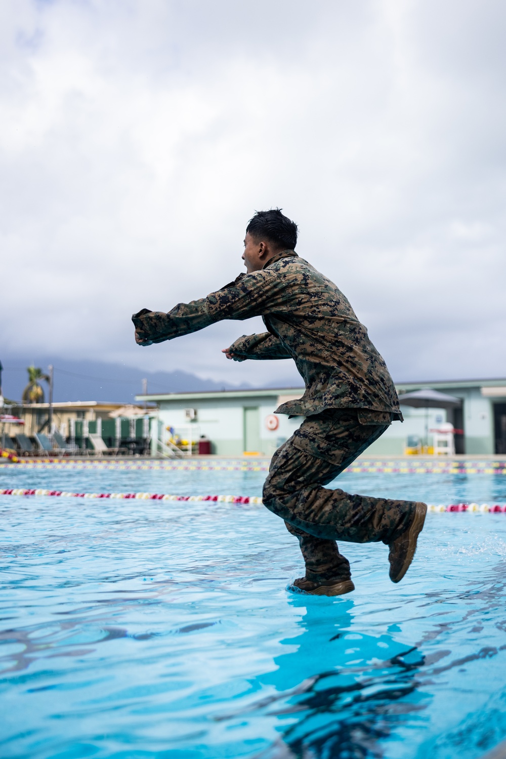 Hawaii Marines test out for MCIWS course
