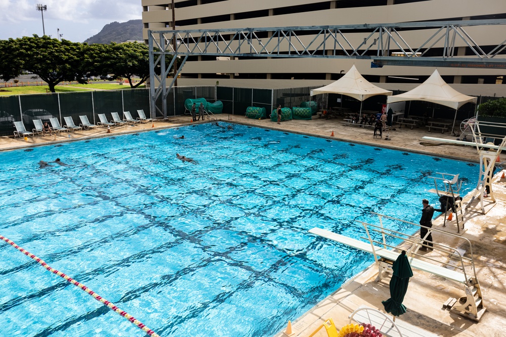 Hawaii Marines test out for MCIWS course