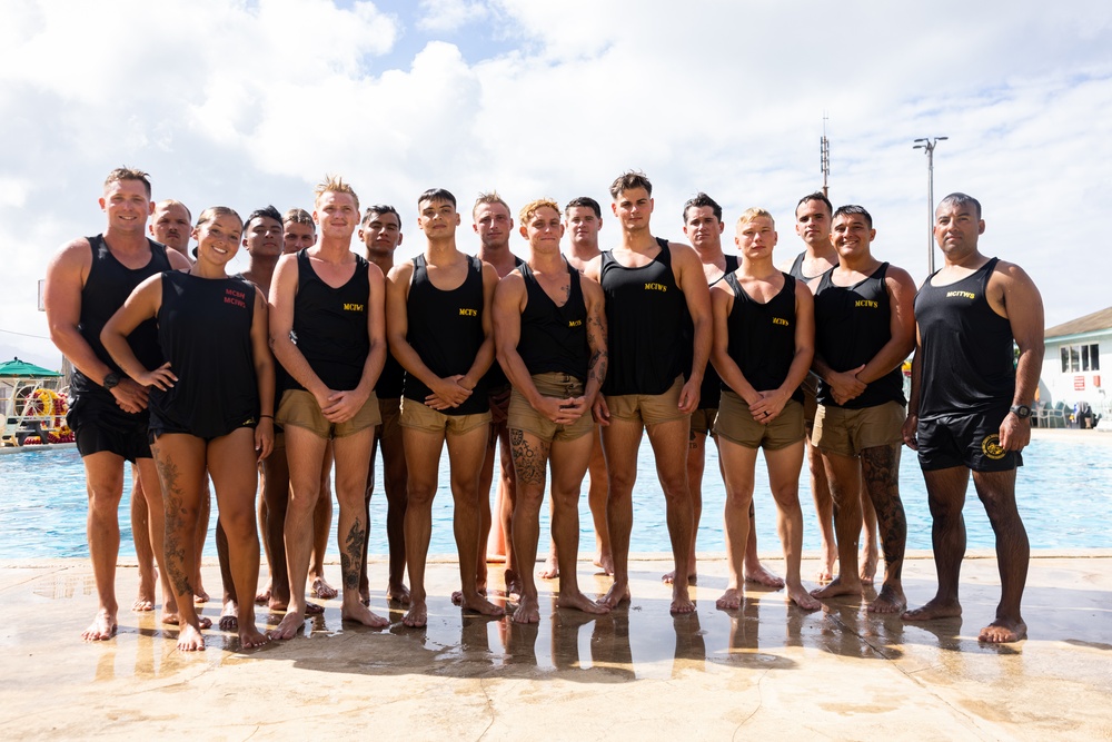 Hawaii Marines graduate MCIWS course