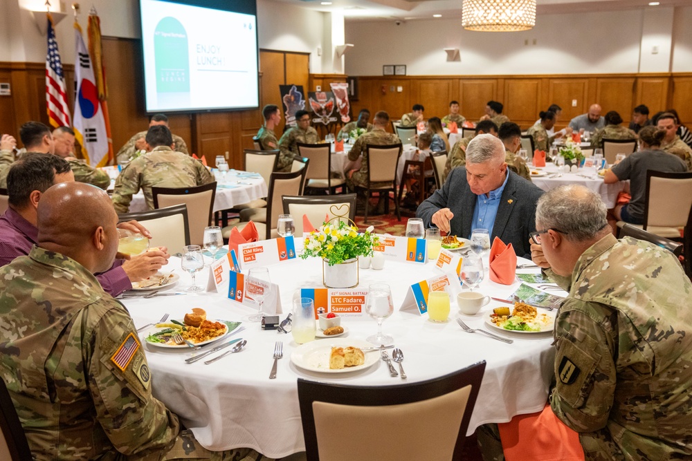 41st Signal Battalion prayer luncheon