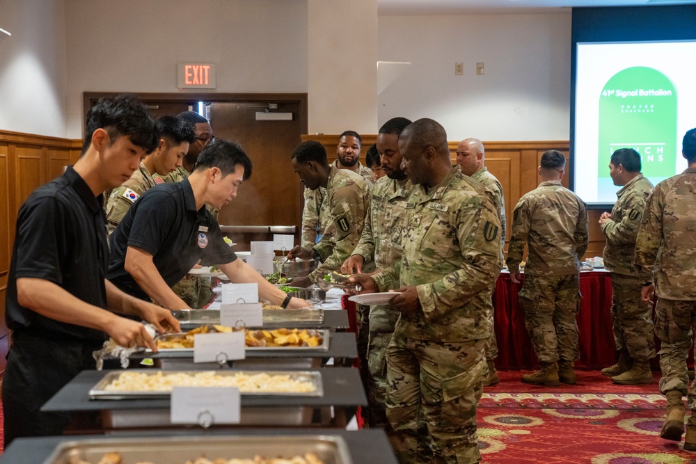 41st Signal Battalion prayers luncheon