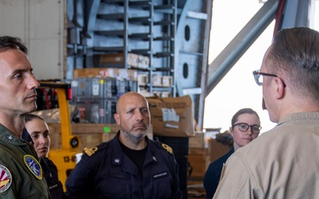 Members from the Italian military visit USS Abraham Lincoln