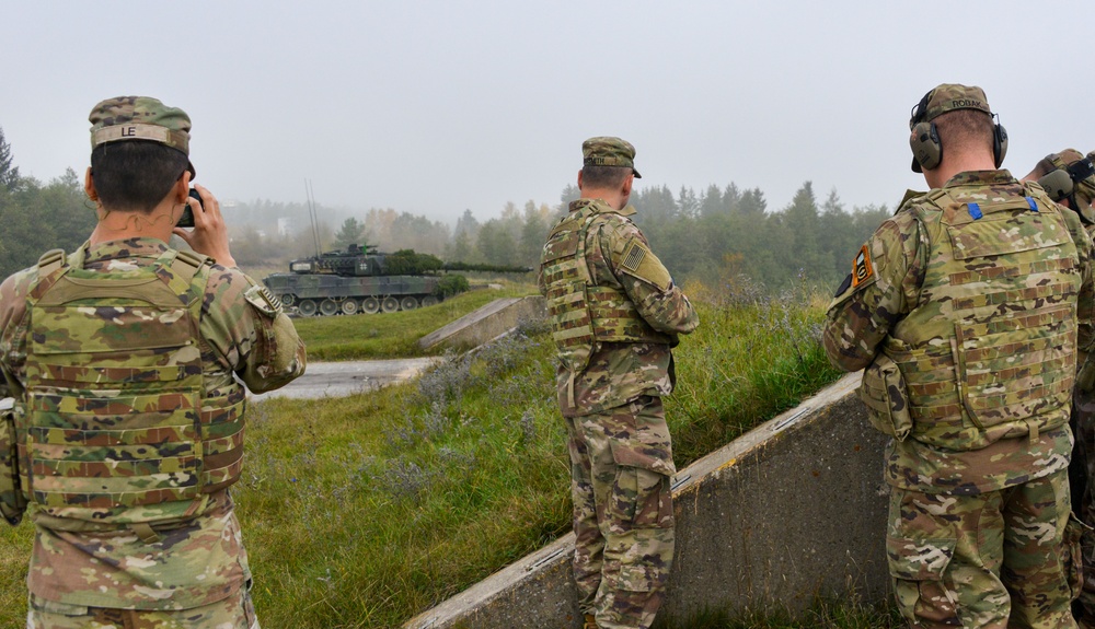 56th SBCT views Leopard 2 A7V demo