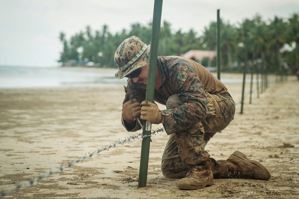 KAMANDAG 8: 15th MEU Marines Establish Defensive Positions at Apurawan Beach