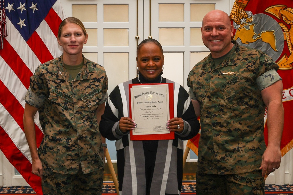 Civilians receive awards for 3rd quarter, 2024