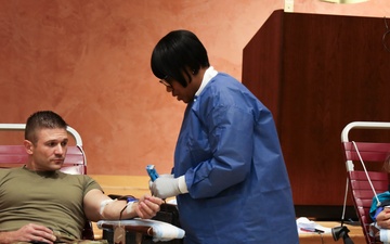 WRAIR holds joint Army and Navy blood donation drive