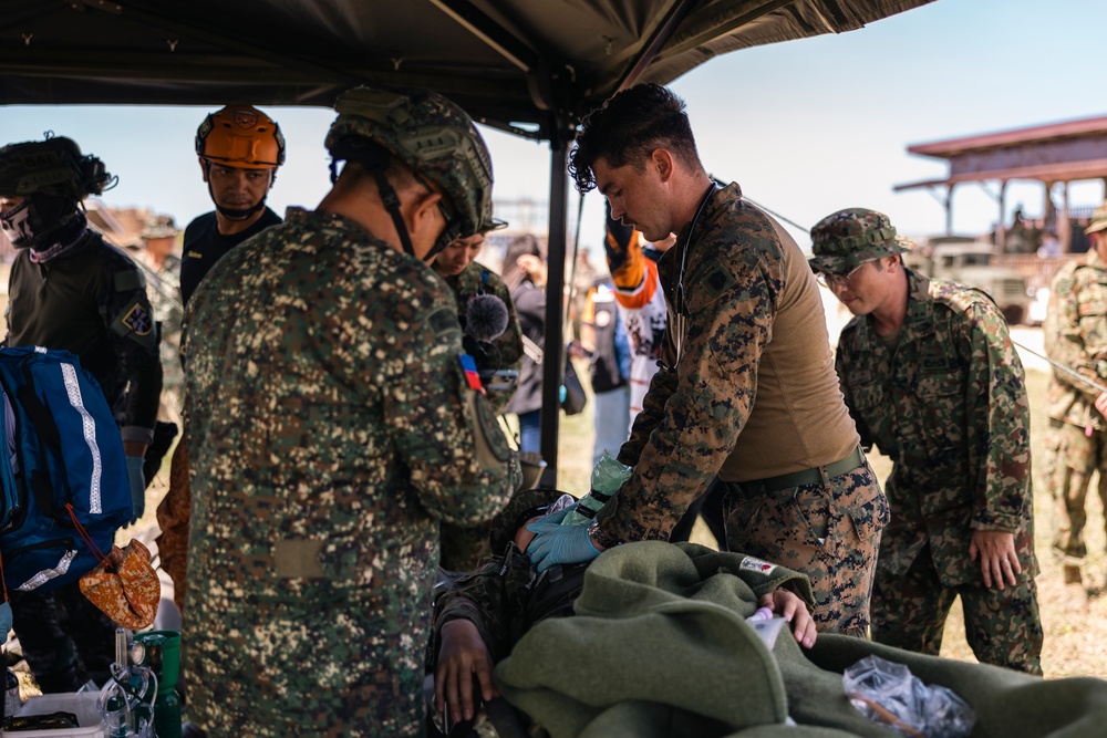 KAMANDAG 8: MRF-SEA, Philippine Marines, JGSDF conduct HADR Demonstration