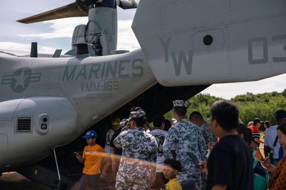 KAMANDAG 8: MRF-SEA, Philippine Marines, JGSDF conduct HADR Demonstration