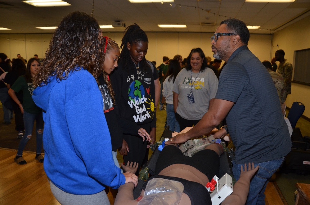 METC, Services Host Military Medicine Career Fair