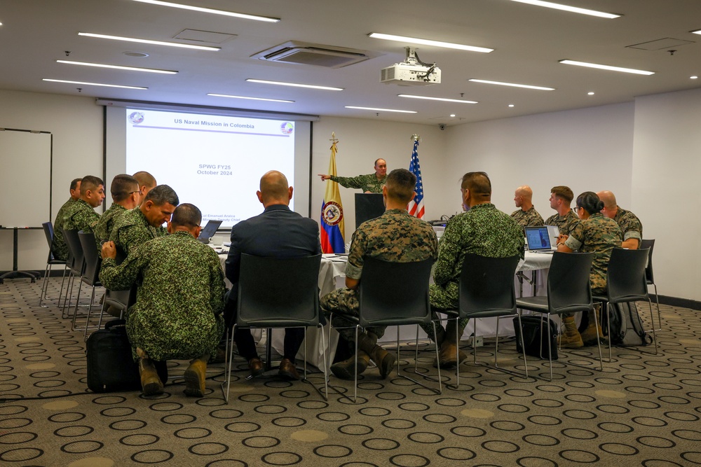 U.S. Marine Corps Forces, South, and Infantería de Marina de Colombia collaborate during a staff planner working group