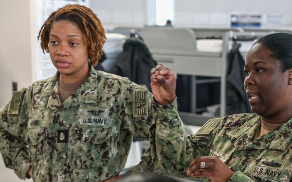 JFK Sailors Visit RTC Great Lakes