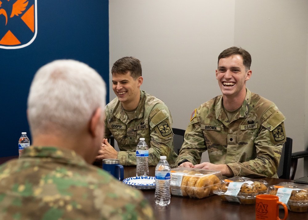 Chief of the Romanian Land Forces and his staff visit Alabama