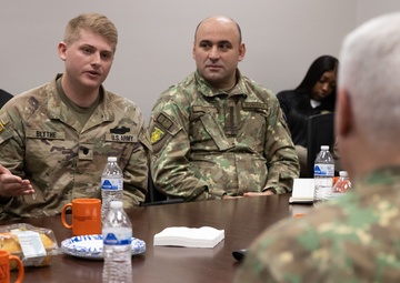 Chief of the Romanian Land Forces and his staff visit Alabama