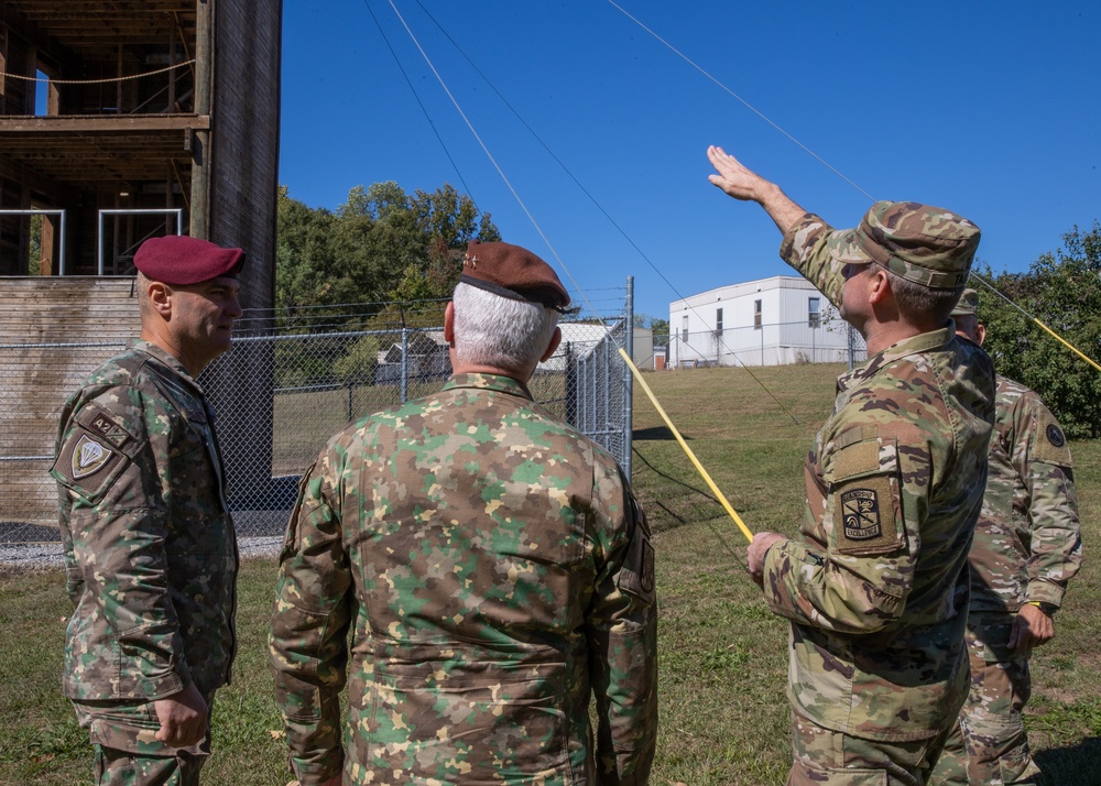 Chief of the Romanian Land Forces and his staff visit Alabama