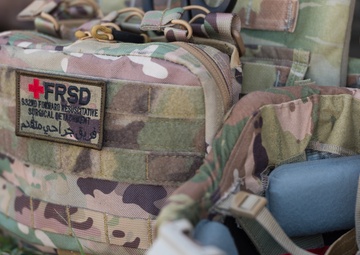 Medical Personnel Rapidly Deploy Forward Surgical Support Sites, Assess Simulated Patients