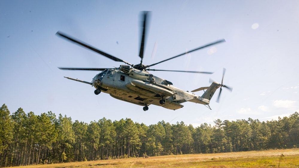 10th Marine Regiment Rolling Thunder: M777 Sky Insertion