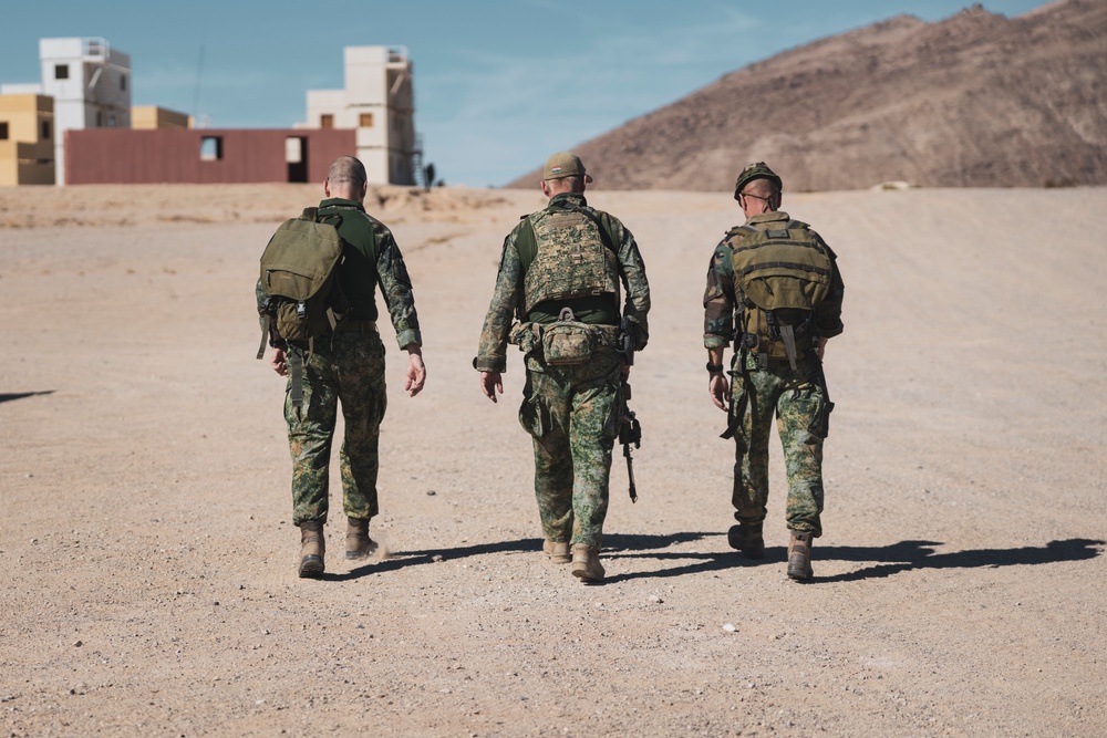 Dutch Marine Commandant Ivo Moerman visits The Combat Center