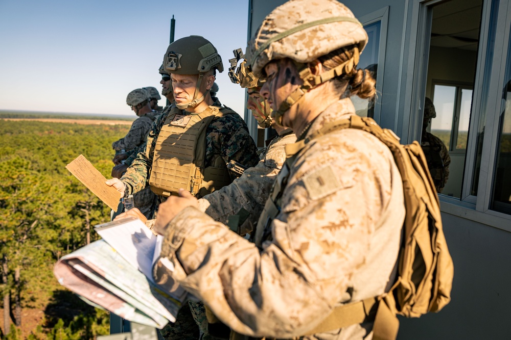 2d Marine Division Assistant Commander visits 10th Marine Regiment during Rolling Thunder