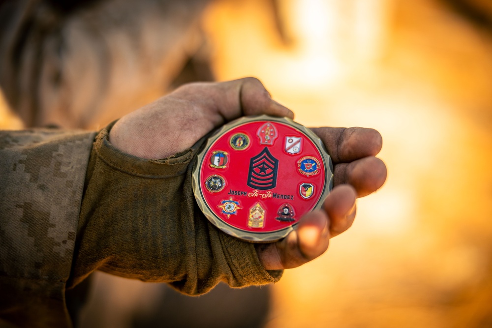 2d Marine Division Assistant Commander visits 10th Marine Regiment during Rolling Thunder