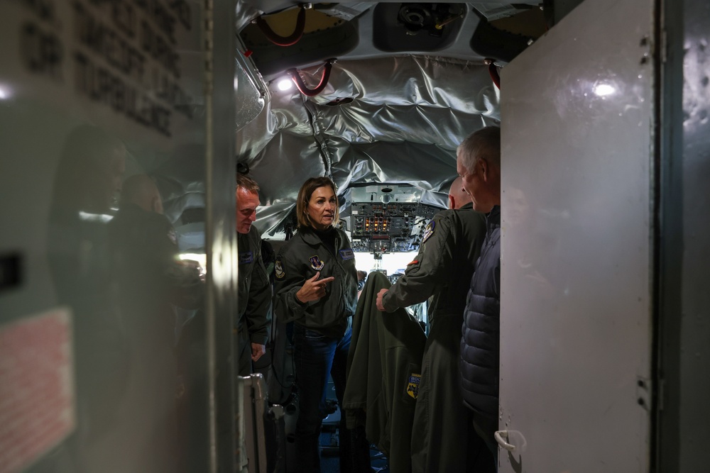 Gov. Reynolds in the cockpit