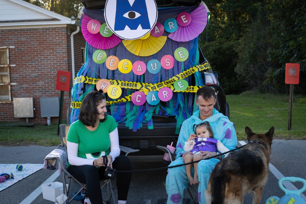 26th Marine Expeditionary Unit's Trunk-or-Treat [Photo 2 of 10]