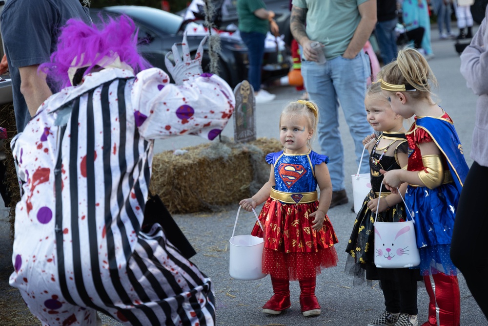 26th Marine Expeditionary Unit's Trunk-or-Treat [Photo 4 of 10]