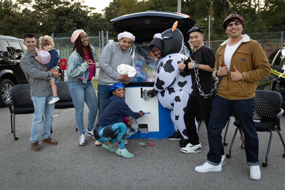 26th Marine Expeditionary Unit's Trunk-or-Treat [Photo 9 of 10]