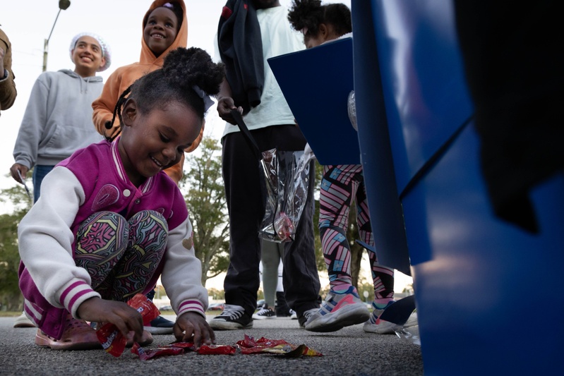 26th Marine Expeditionary Unit's Trunk-or-Treat [Photo 10 of 10]