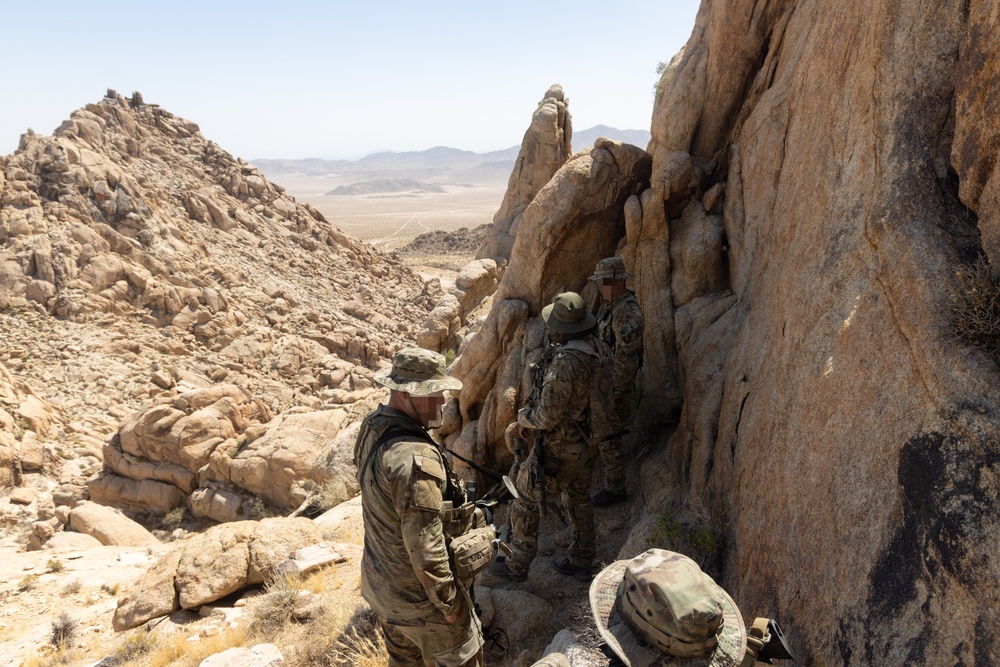 10th SFG (A) Special Forces Operators complete training rotation in California desert