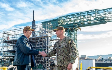 Retired Engineer Returns to Submarine after More than 40 Years