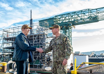 Retired Engineer Returns to Submarine after More than 40 Years