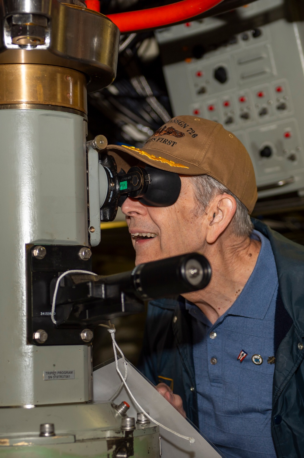 Howard Riggert visits USS Ohio (SSGN 726)