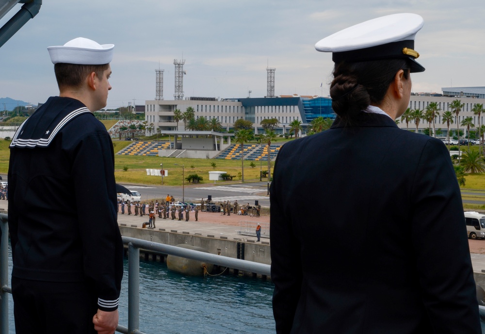 USS Frank Cable Arrives in Jeju-Do, South Korea