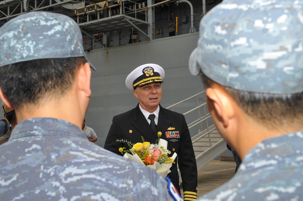 USS Frank Cable Arrives in Jeju-Do, South Korea