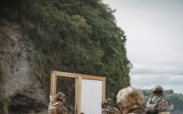 KAMANDAG 8: 15th MEU, Philippine Armed Forces Conduct Breaching Range