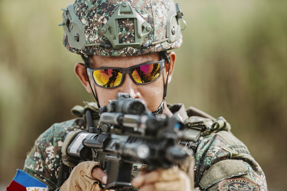 KAMANDAG 8: 15th MEU, Philippine Armed Forces Conduct Breaching Range