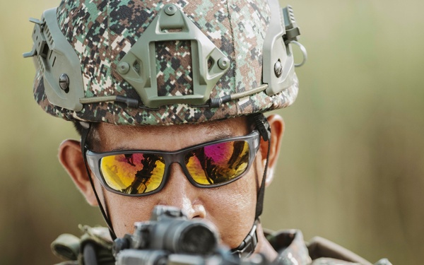 KAMANDAG 8: 15th MEU, Philippine Armed Forces Conduct Breaching Range