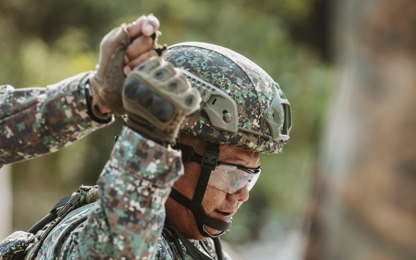 KAMANDAG 8: 15th MEU, Philippine Armed Forces Conduct Breaching Range