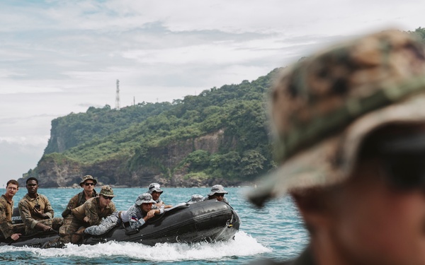 KAMANDAG 8: 15th MEU Recon Conducts CRRC Training With ROK Marines, Philippine Armed Forces
