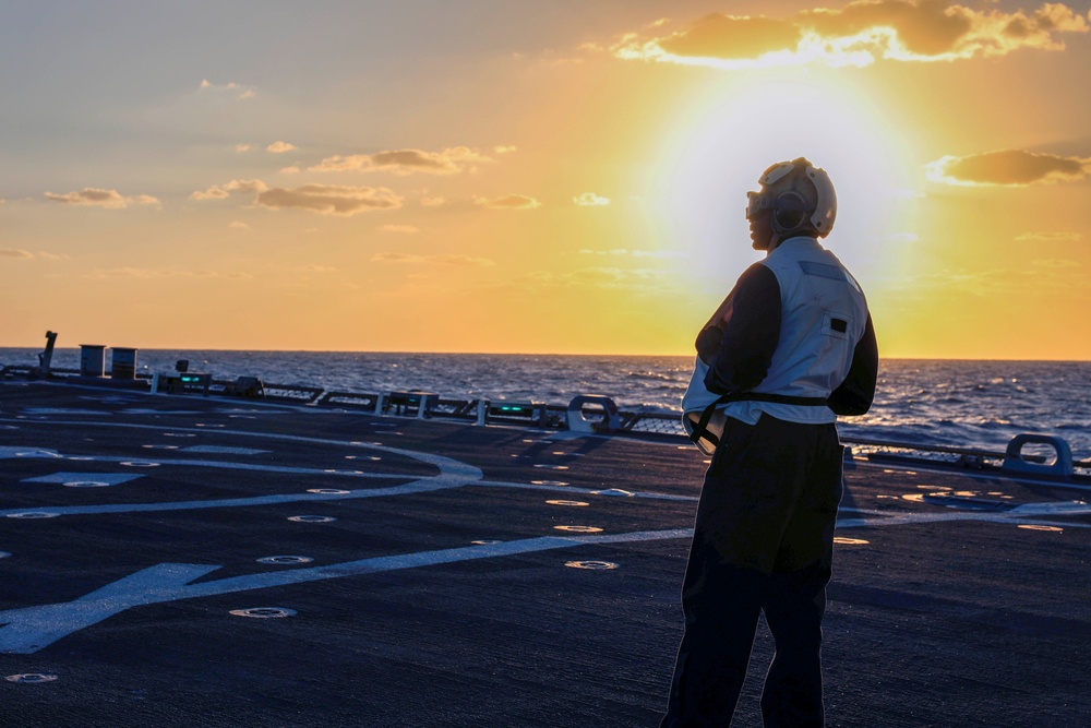 USS Arleigh Burke Flight Quarters