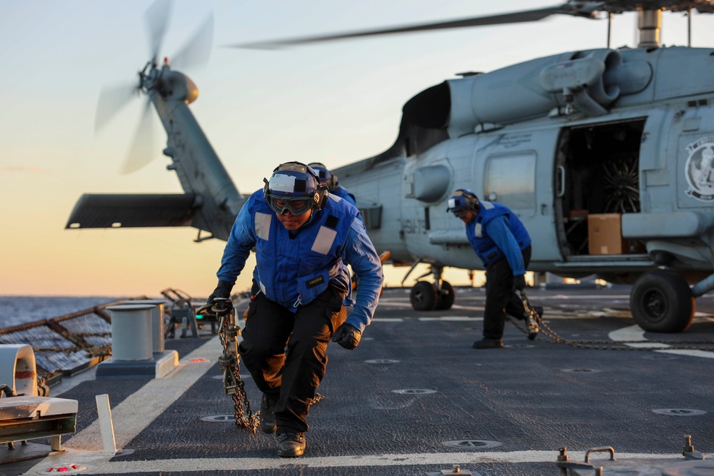 USS Arleigh Burke Flight Quarters