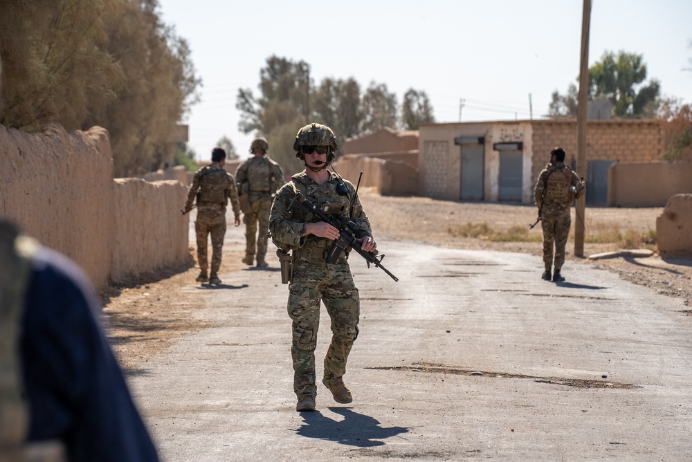 U.S. Soldiers and Syrian Democratic Forces conduct joint patrol