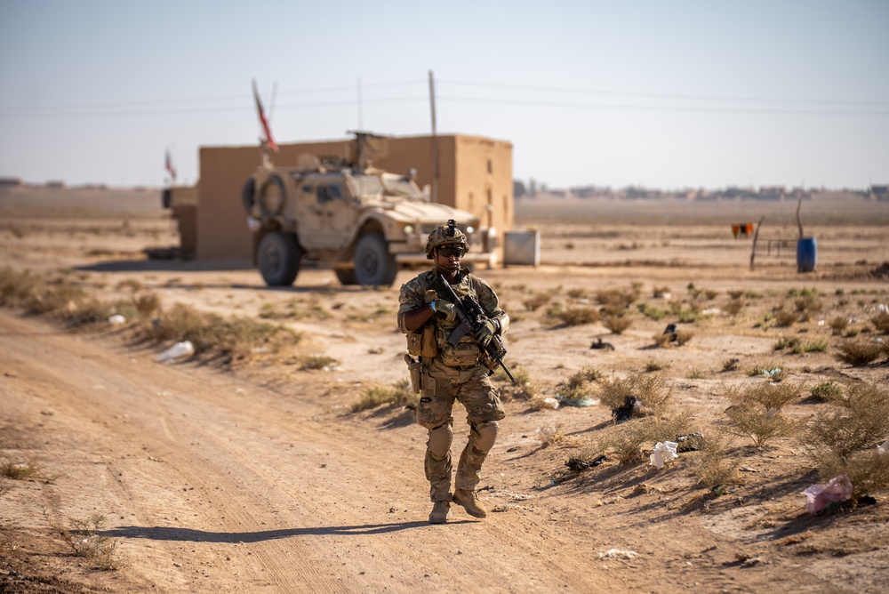 U.S. Soldiers and Syrian Democratic Forces conduct joint patrol