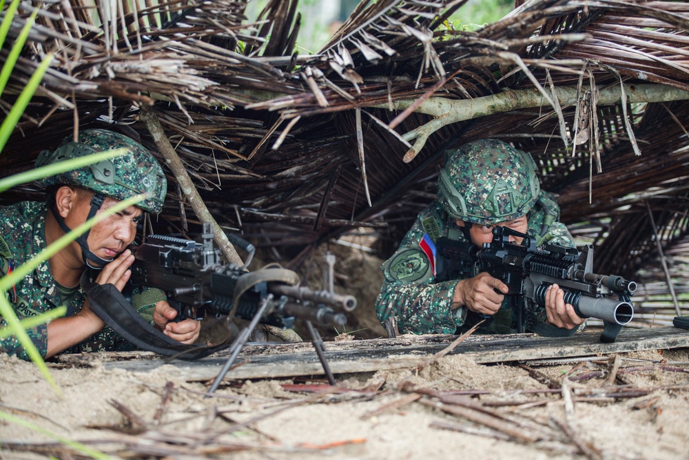 KAMANDAG 8: 15th MEU Conducts Coastal Defense Rehearsal