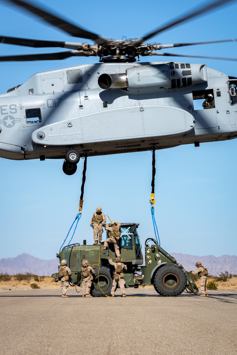 WTI 1-25 CH-53 Heavy Lift