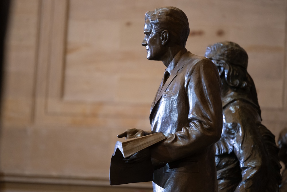 Billy Graham Statue Unveiled at U.S. Capitol