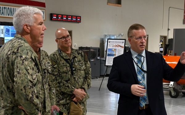 Vice Adm. Thomas Visits NMOC